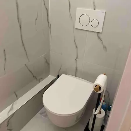 Superbe Carre Delfino Port De アパート