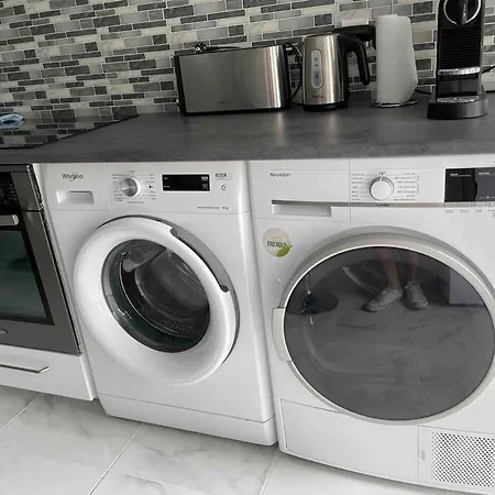 Superbe Carre Delfino Port De *