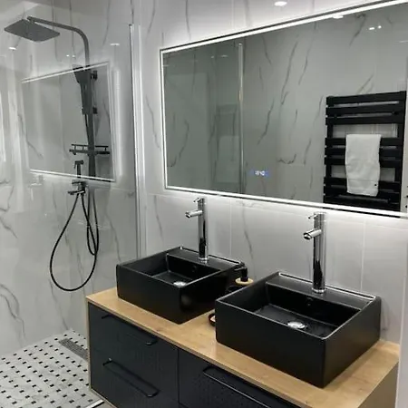 アパート Superbe Carre Delfino Port De *